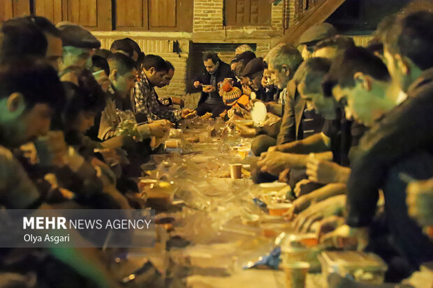 افطاری ساده در محله قدیمی سرچشمه گرگان