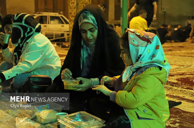 افطاری ساده در محله قدیمی سرچشمه گرگان