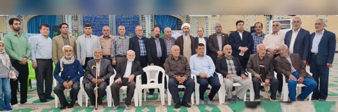 پدران و مادران شهدا در لامرد تجلیل شدند