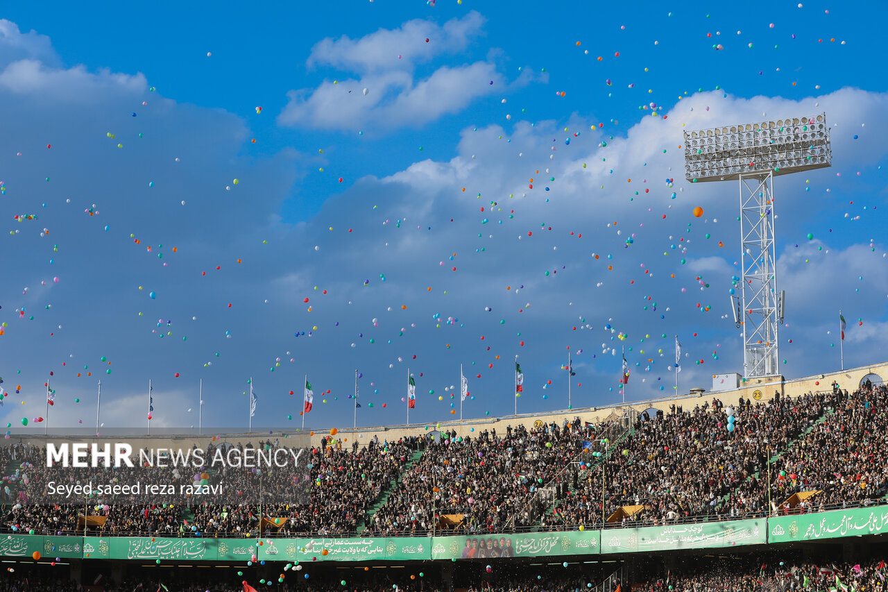 Iranians attend 100K-seat stadium to back Gazans