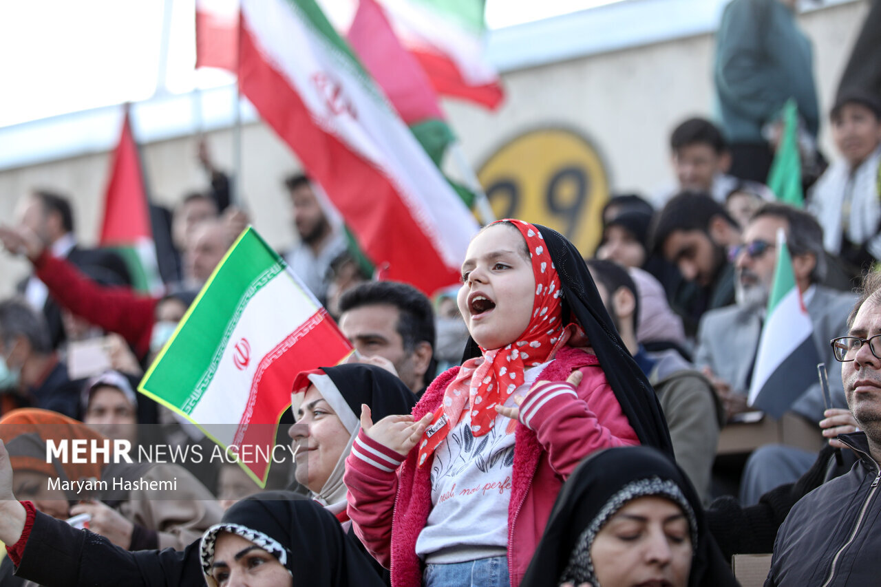 جذب صد هزار نفر مخاطب برای پویش زندگی با آیه ها در نمایشگاه قرآن