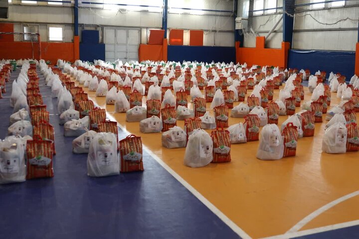 توزیع بستههای معیشتی در مناطق مرزی محروم کرمانشاه