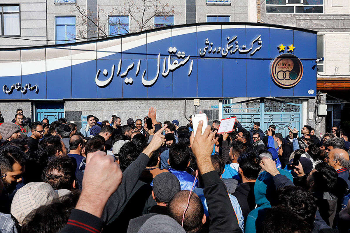 هواداران در فوتبال ایران هویت ندارند/ ورزشگاه آزادی خشونت‌زا است