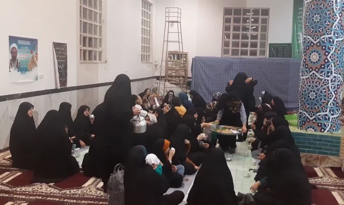 سفرههای از جنس سادگی در مرقد شگفتی روزگار «محمدتقی بهلول»