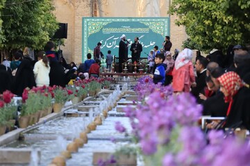 همایش جلسات خانگی قرآن در باغ جهان‌نمای شیراز/بر اجرای طرح نهضت زندگی با آیه ها تاکید شد