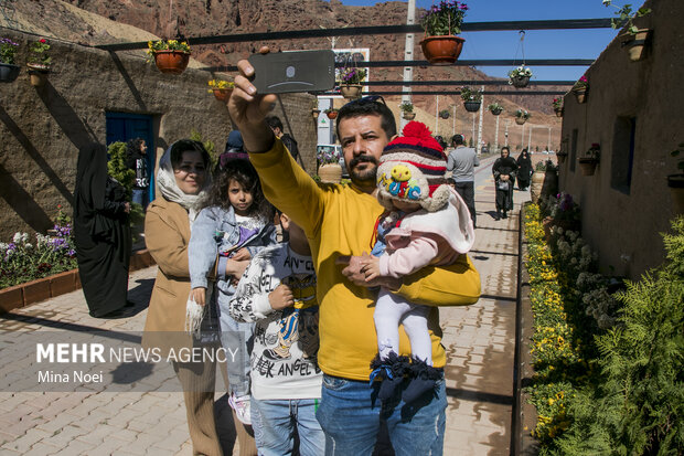 گردشگران نوروزی در ارس