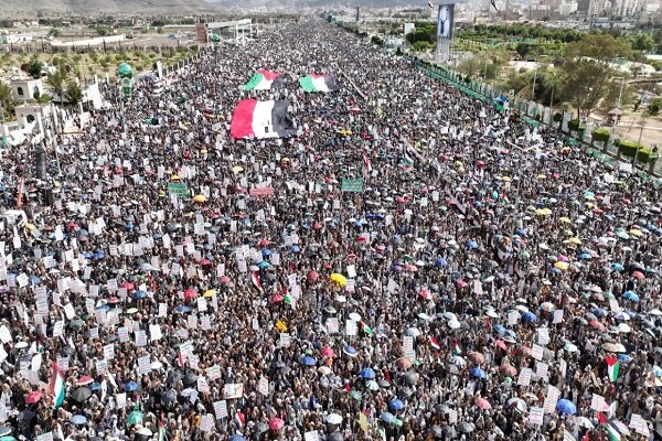 راهپیمایی میلیونی یمنی‌ها در حمایت از غزه و علیه مثلث شوم+فیلم