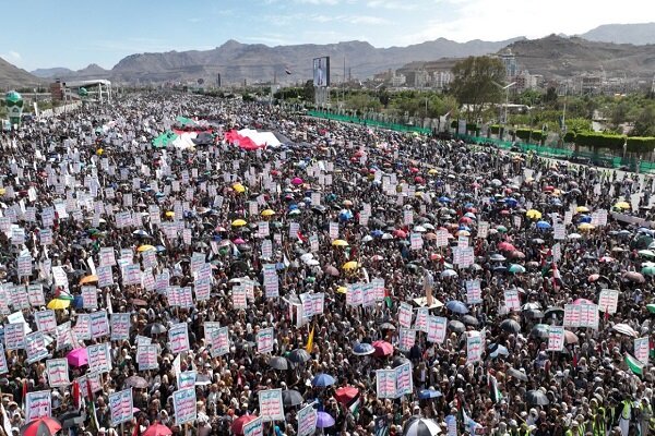 راهپیمایی میلیونی یمنی‌ها در حمایت از غزه و علیه مثلث شوم+فیلم