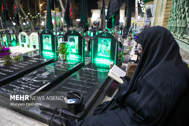 مراسم احیای شب نوزدهم ماه رمضان در باغ فیض تهران