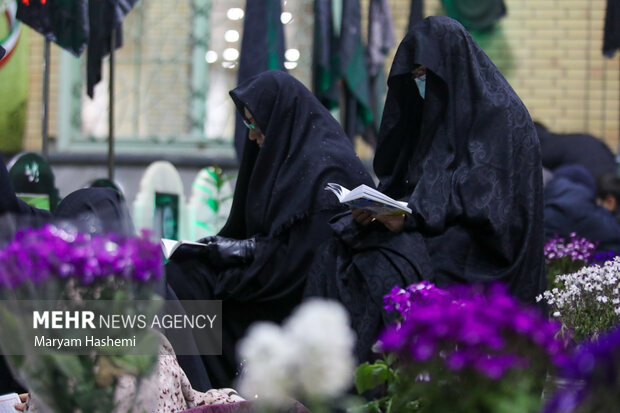 مراسم احیای شب ۱۹ ماه رمضان در آستان مقدس امامزادگان جعفر(ع) و حمیده خاتون(س) برگزار شد