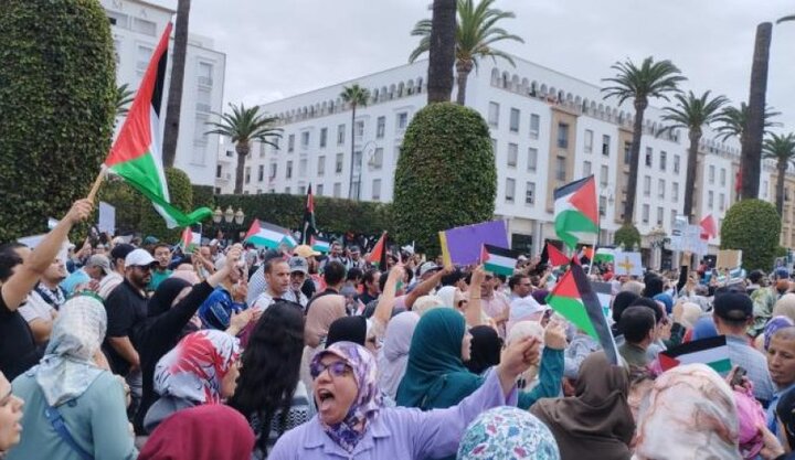 تظاهرات هزاران مغربی در ۵۲ شهر این کشور در حمایت از غزه تظاهرات هزاران مغربی در ۵۲ شهر این کشور در حمایت از غزه