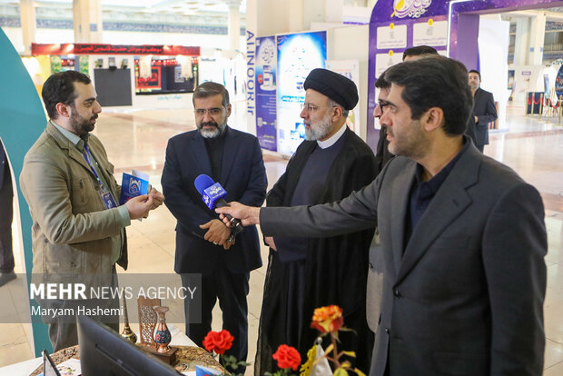 مراسم بیست و نهمین آیین تکریم خادمان قرآن کریم جمهوری اسلامی ایران با حضور حجت الاسلام سید ابراهیم رییسی بعدازظهر شنبه ۱۱ فروردین ۱۴۰۳ در مصلی امام خمینی برگزار شد