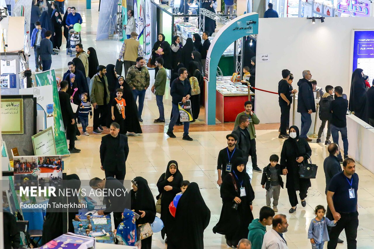 پویش «زندگی با آیهها» در نمایشگاه قرآن توانست توجه ها را جلب کند