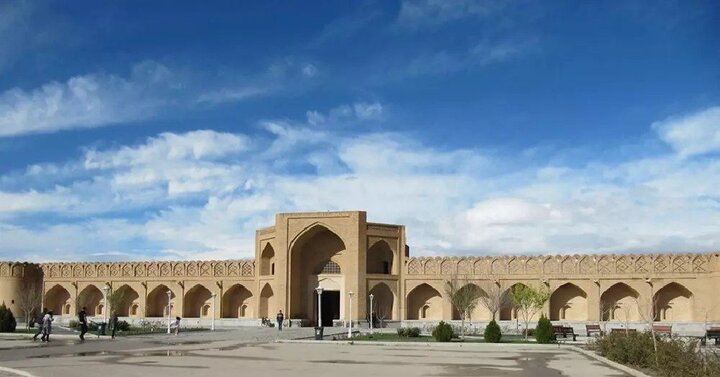 دو بافت جدید و قدیم را در شاهینشهر ببینید