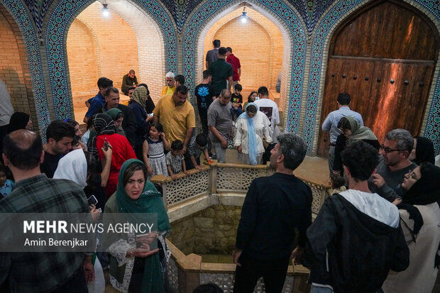 نوروز 1403 گردشگران نوروزی در آرامگاه سعدی - شیراز