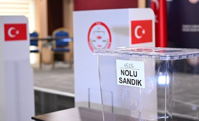 Türkiye yerel Seçim için sandık başında Türkiye yerel Seçim için sandık başında
