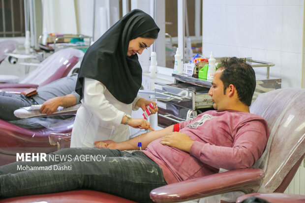 اهدای خون در شب ۲۱ ماه مبارک رمضان - <a href='https://sayeb.ir/tag/%d8%a7%d8%b1%d8%af%d8%a8%db%8c%d9%84'>اردبیل</a>