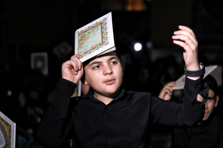 شب قدر روزنه امید حاجتمندان/کردها به امید استجابت دست به دعا شدند