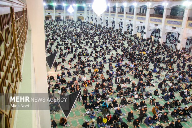 احیای شب بیست و یکم ماه رمضان در مصلی امام خمینی(ره )تبریز