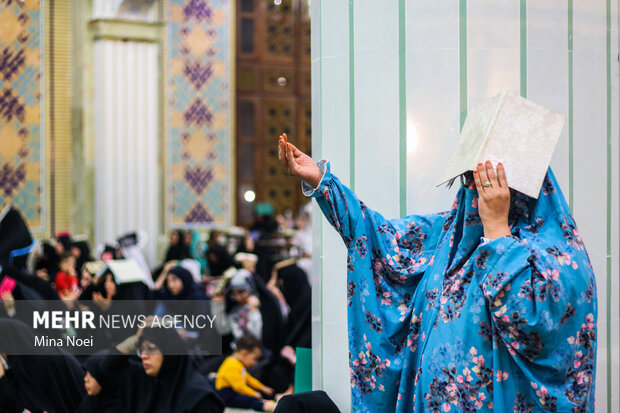 احیای شب بیست و یکم ماه رمضان در مصلی امام خمینی(ره )تبریز