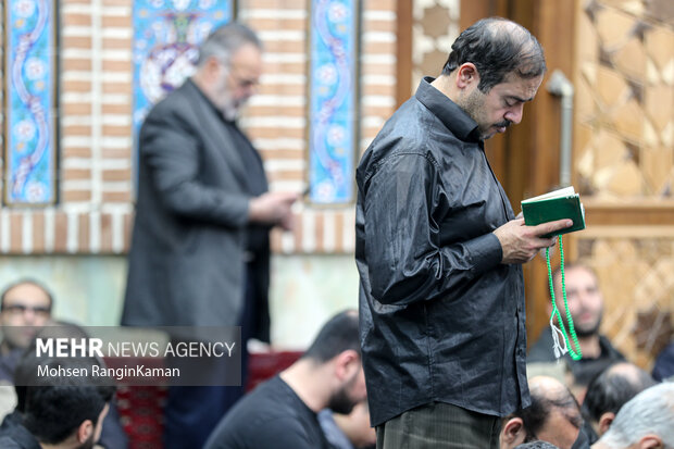 مراسم احیای شب‌های قدر ماه مبارک رمضان در هیئت عشاق‌الحسین (ع) تهران