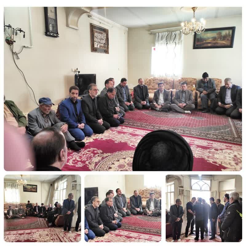 حضور فرماندار بروجرد در منزل شهید «سید علی صالحی روزبهانی»