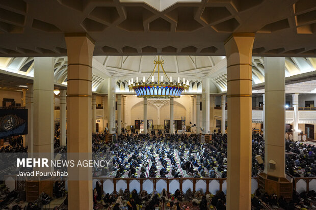 مراسم احیای شب بیست و سوم ماه مبارک رمضان در <a href='https://sayeb.ir/tag/%d8%b4%db%8c%d8%b1%d8%a7%d8%b2'>شیراز</a>