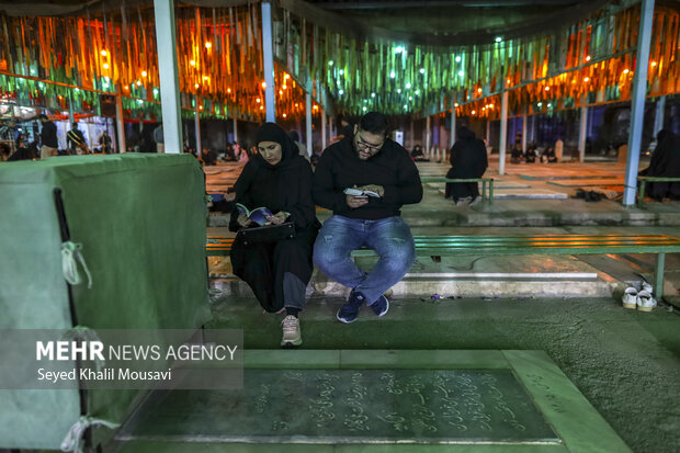 مراسم احیای شب بیست و سوم ماه رمضان در گلزار شهدا اهواز