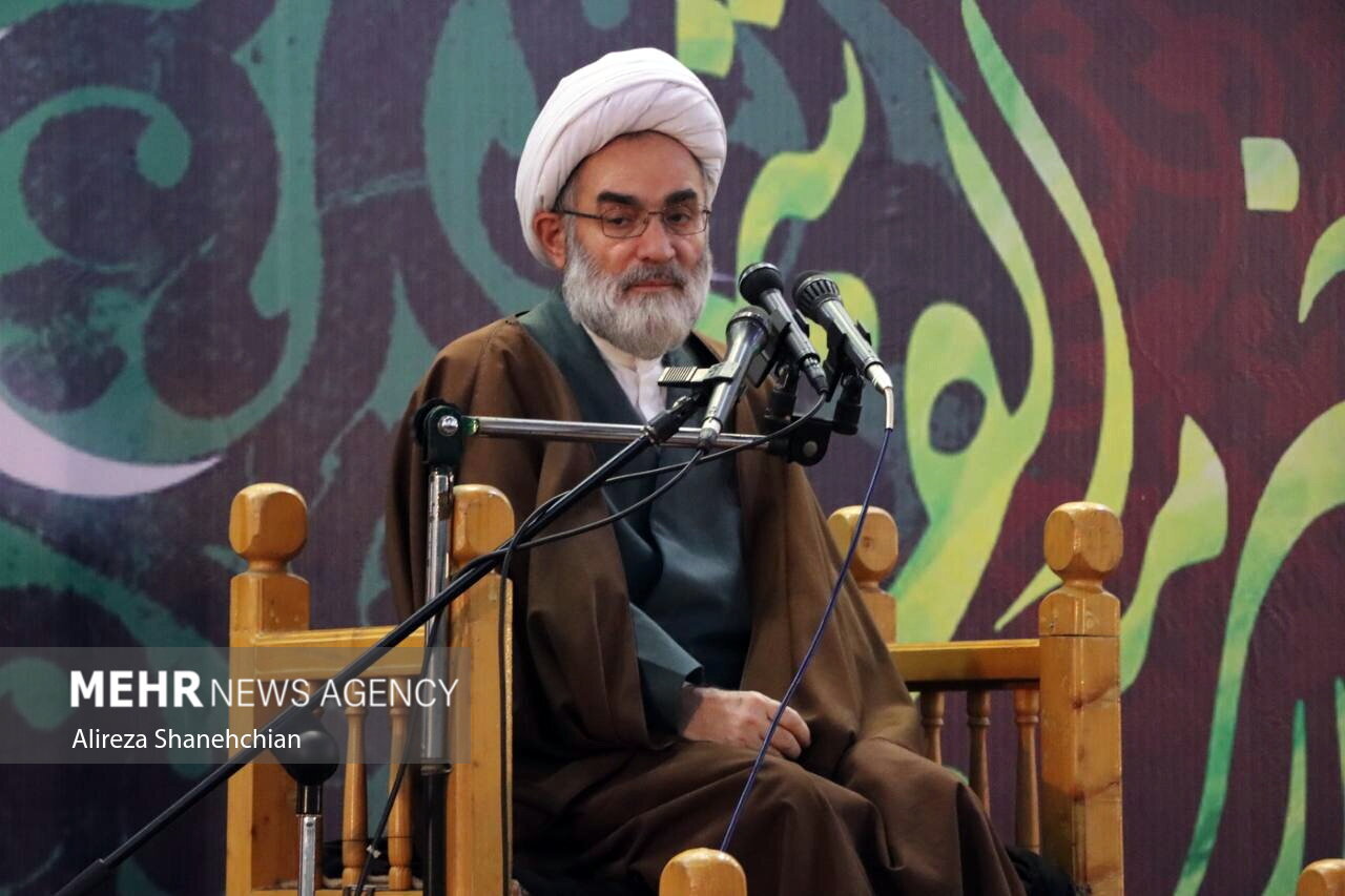 آیت الله فلاحتی: اعتکاف بستری برای بازتولید هویت دینی جامعه است آیت الله فلاحتی: اعتکاف بستری برای بازتولید هویت دینی جامعه است