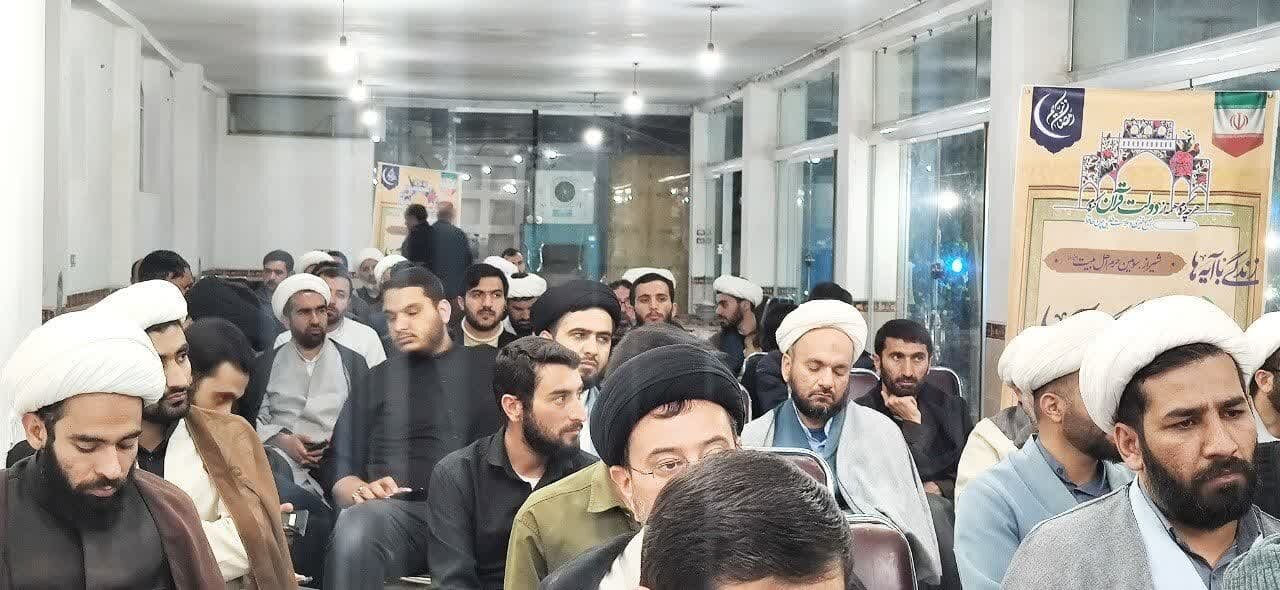 نشست تبیینی طرح «زندگی با آیهها» در استهبان برگزار شد