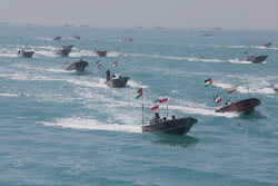 بزرگترین رژه اقتدار بسیج دریایی مردم پایه در حمایت از فلسطین
