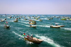 Basij pro-Palestine naval parade