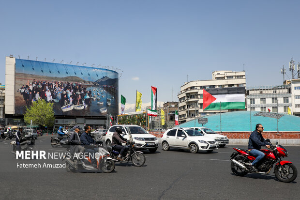 دیوارنگاره میدان انقلاب اسلامی