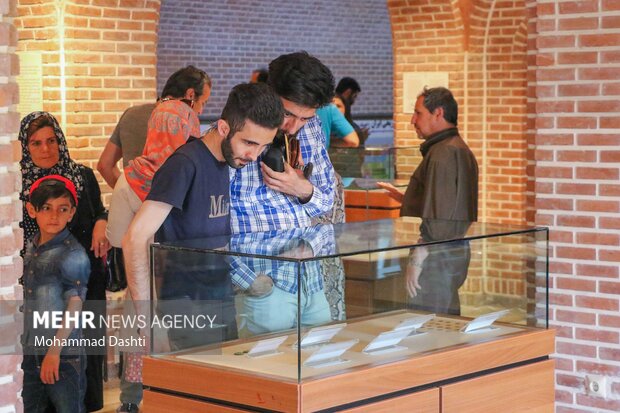 مسافران نوروزی در موزه باستان شناسی اردبیل