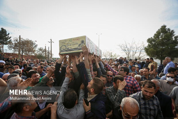 مراسم تشییع و تدفین پیکر مطهر شهید گمنام در روستای کورانه قزوین