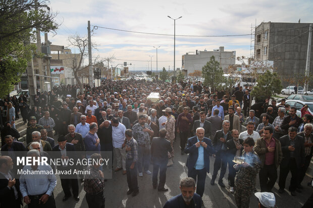 مراسم تشییع و تدفین پیکر مطهر شهید گمنام در روستای کورانه قزوین