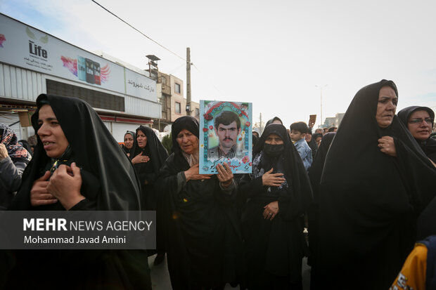مراسم تشییع و تدفین پیکر مطهر شهید گمنام در روستای کورانه قزوین