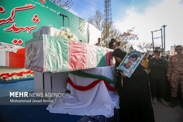 مراسم تشییع و تدفین پیکر مطهر شهید گمنام در روستای کورانه قزوین