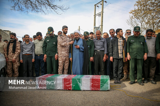 مراسم تشییع و تدفین پیکر مطهر شهید گمنام در روستای کورانه قزوین