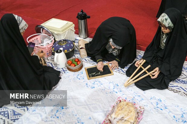 مراسم پخت مقلوبه به رسم بانوان فلسطینی در بجنورد