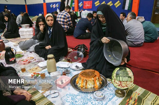 مراسم پخت مقلوبه به رسم بانوان فلسطینی در بجنورد