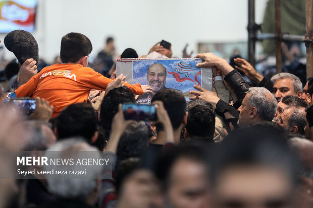 وداع با پیکر مطهر شهدای حمله تروریستی به کنسولگری ایران در سوریه