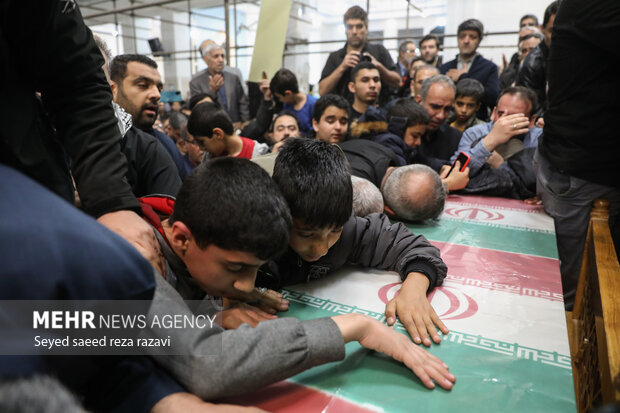 وداع با پیکر مطهر شهدای حمله تروریستی به کنسولگری ایران در سوریه