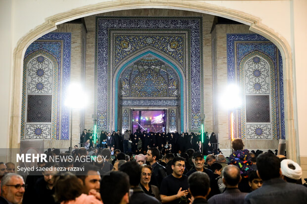 وداع با پیکر مطهر شهدای حمله تروریستی به کنسولگری ایران در سوریه