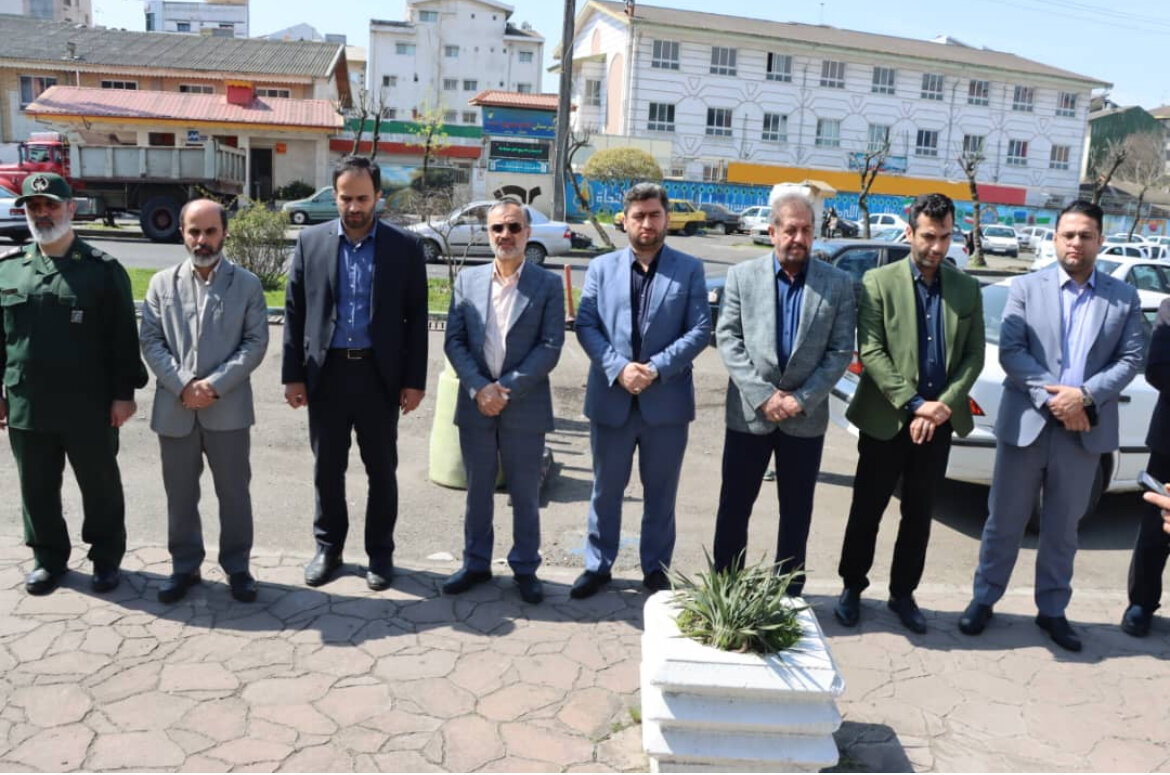 اهتزاز پرچم فلسطین بر فراز آسمان رشت در حمایت از مردم غزه