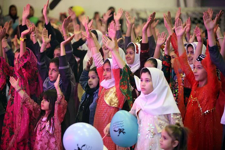 ۱۰۰۰ کودک سنندجی در همایش «پیک عبادت» گرد هم آمدند