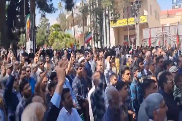 Sistan ve Belucistan eyaletinde görkemli Dünya Kudüs Günü yürüyüşü Sistan ve Belucistan eyaletinde görkemli Dünya Kudüs Günü yürüyüşü