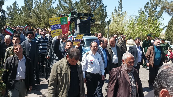 مشق عشق مردم روزهدار اردستان در راهپیمایی روز قدس