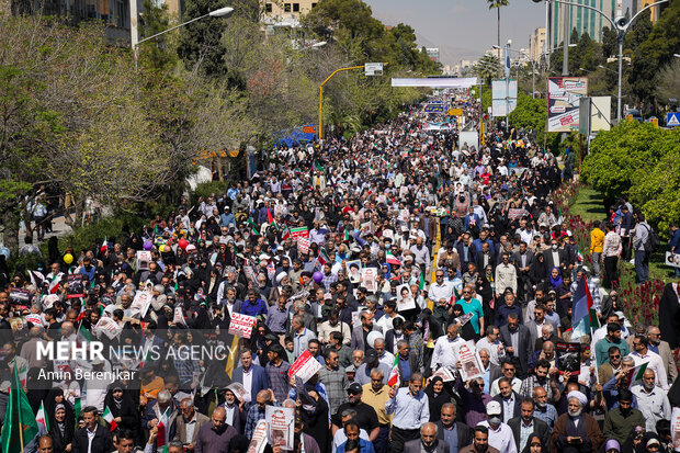 راهپیمایی روز جهانی قدس در <a href='https://sayeb.ir/tag/%d8%b4%db%8c%d8%b1%d8%a7%d8%b2'>شیراز</a>