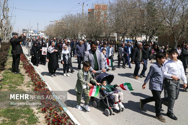 راهپیمایی روز جهانی قدس در روستای سنگده ساری
